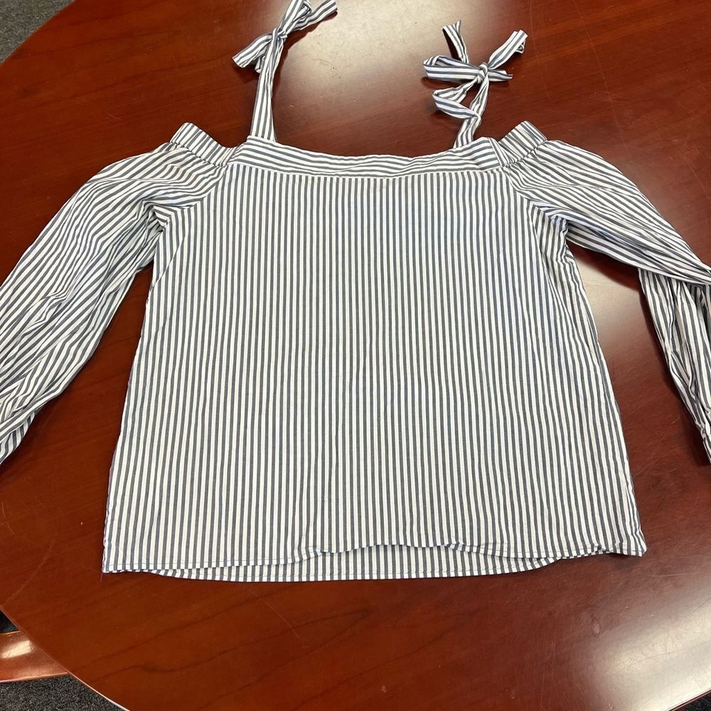 Michael Michael Kors Gray & White Stripe Off the Shoulder & Tie Blouse sz L - Picture 5 of 6
